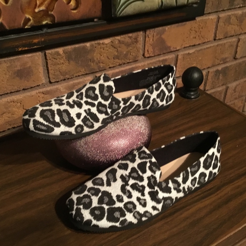 Something Navy women’s Size 7 shoe NWT